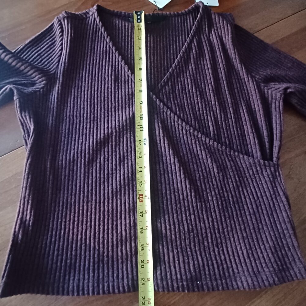 Cute wrap sweater/top, size 14/16 - Picture 5 of 9